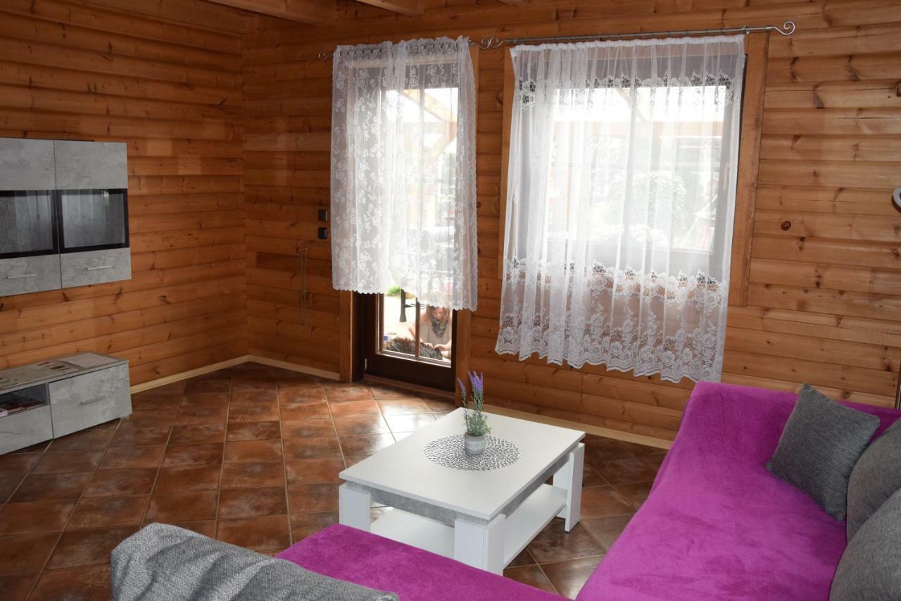 Апартаменты Fuenfeichener Weg 16 Айзенхюттенштадт Экстерьер фото